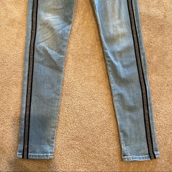 Levi’s 721 Hi Rise Light Wash Skinny Denim Jeans - Picture 5 of 11